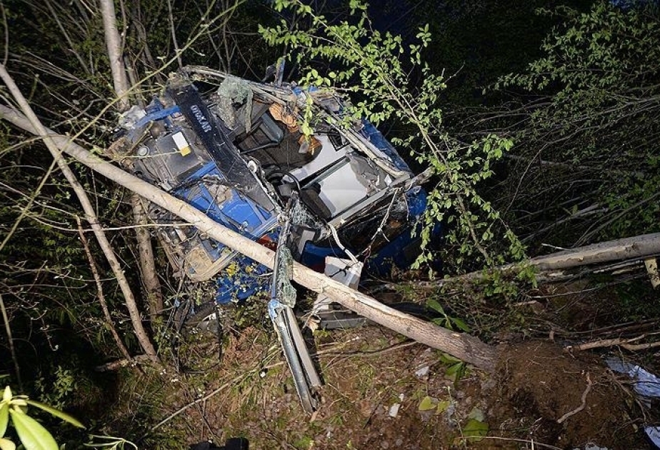 Türkiyədə məhbusları daşıyan avtobus aşıb, 2 əsgər və sürücü həlak olub