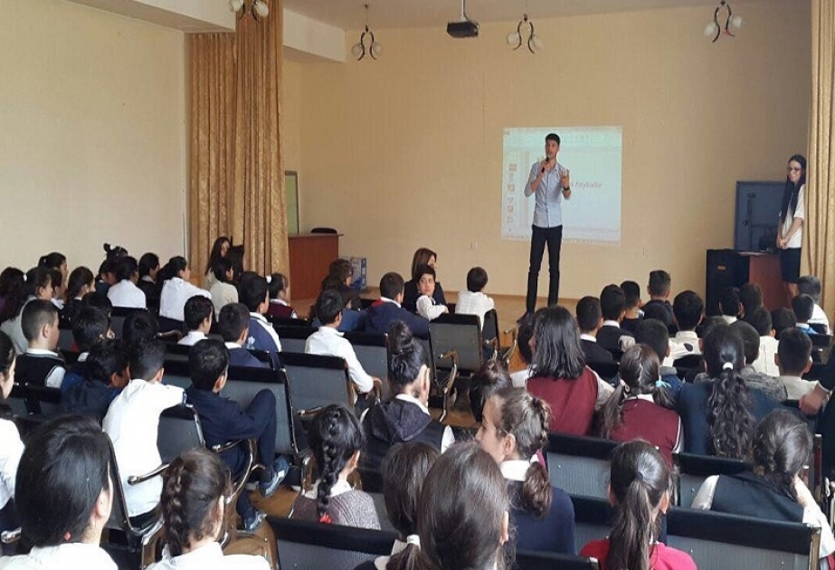 Lökbatandakı 233 nömrəli orta məktəbdə Beynəlxalq Uşaq Kitabı Günü qeyd olunub