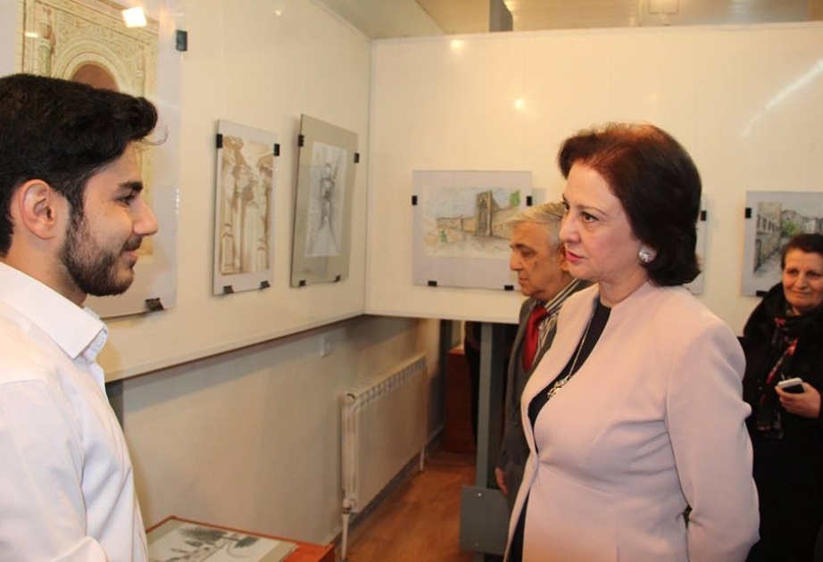 Dizayn ixtisası üzrə təhsil alan tələbələrin sərgisi açılıb