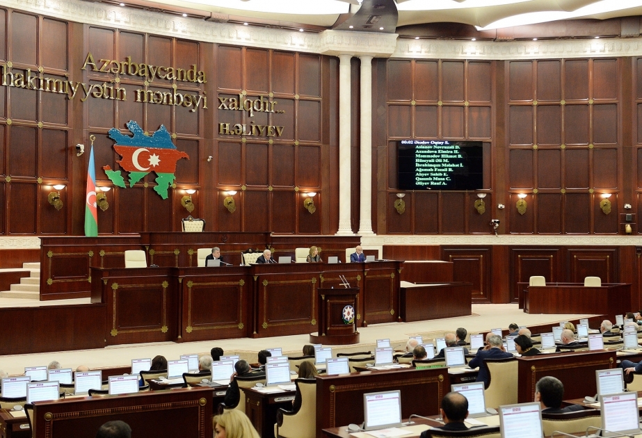 Milli Məclisin plenar iclasında 25 məsələ müzakirə olunub