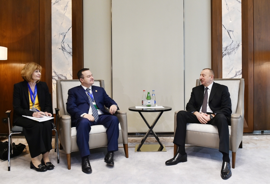 Le président Ilham Aliyev reçoit la délégation menée par le vice-Premier ministre serbe Ivica Dacic VIDEO