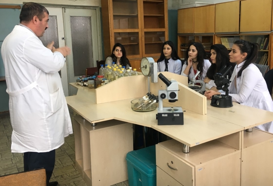 Bakı Dövlət Universitetinin tələbələri Zoologiya İnstitutunda istehsalat təcrübəsindədirlər
