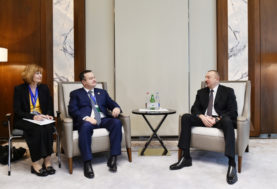 Präsident Ilham Aliyev empfängt serbische Delegation VIDEO
