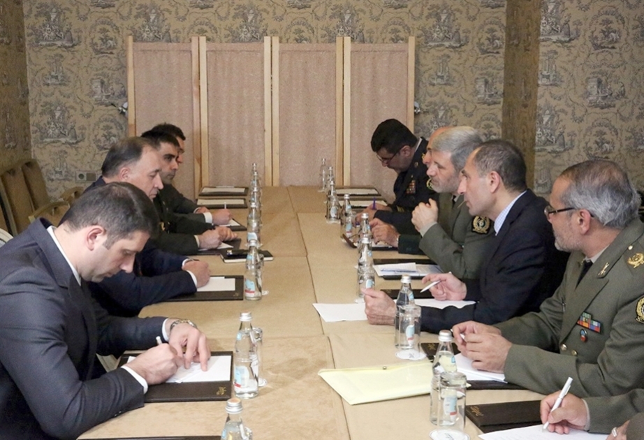 Azerbaijan, Iran discuss military cooperation issues