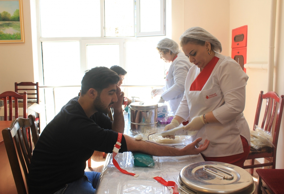 Bakı Slavyan Universitetinin kollektivi talassemiyalı xəstələr üçün qan verib