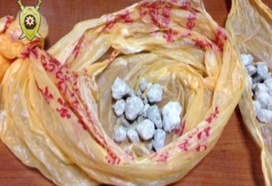 Əvvəllər məhkum olunmuş şəxsdən bir kiloqramdan çox heroin götürülüb
