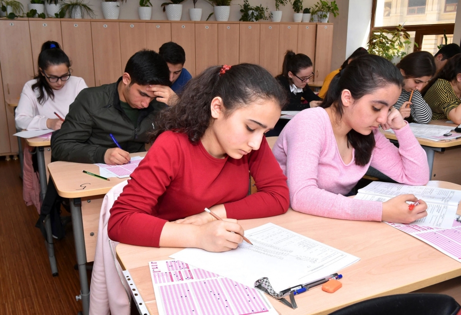 Fənn olimpiadalarının yarımfinal turunda iki mindən çox Bakı məktəblisi iştirak edib