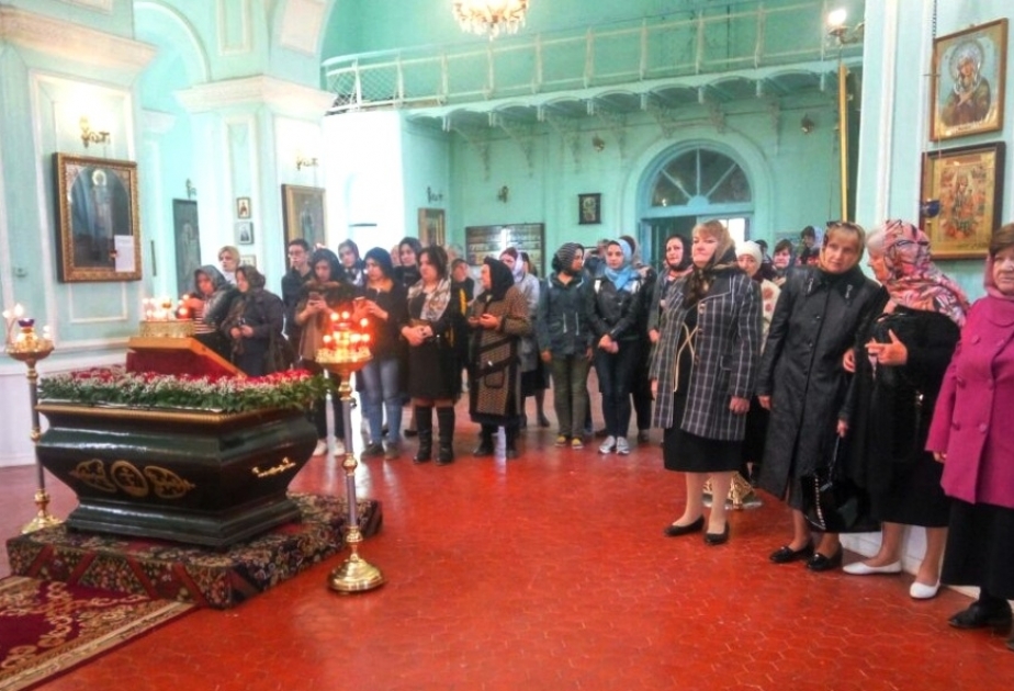 Qərb bölgəsində yaşayan pravoslavlar Gəncədəki Aleksandr Nevski kilsəsində Pasxa bayramını qeyd ediblər
