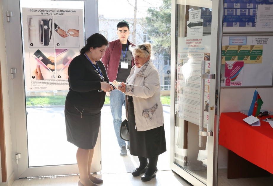 21 saylı Nəsimi I seçki dairəsinin seçki məntəqələrində seçicilərin yüksək fəallığı müşahidə olunur