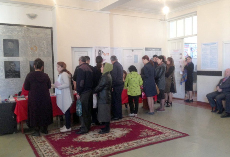 Suraxanı rayonunda seçicilər səsvermədə yüksək fəallıq nümayiş etdirirlər