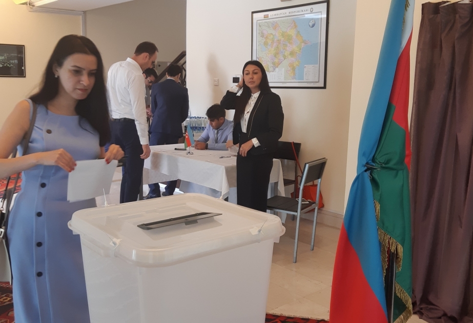 Birləşmiş Ərəb Əmirliklərində seçicilərin yüksək fəallığı qeydə alınıb