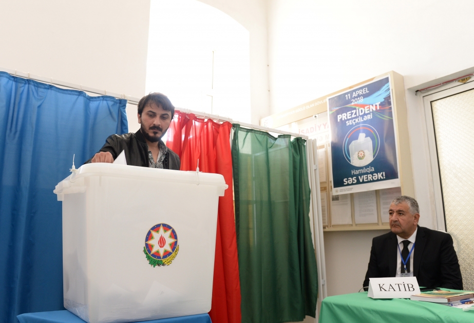 Nərimanov rayonunun seçki məntəqələrində fəallıq müşahidə olunur