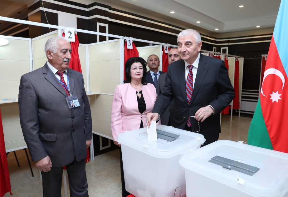 CEC chairman casts his vote at polling station No 31