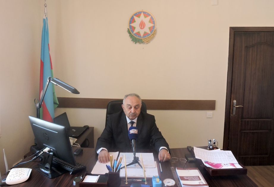 9 saylı Binəqədi ikinci seçki dairəsinin məntəqələrində seçicilər yüksək fəallıq göstərirlər