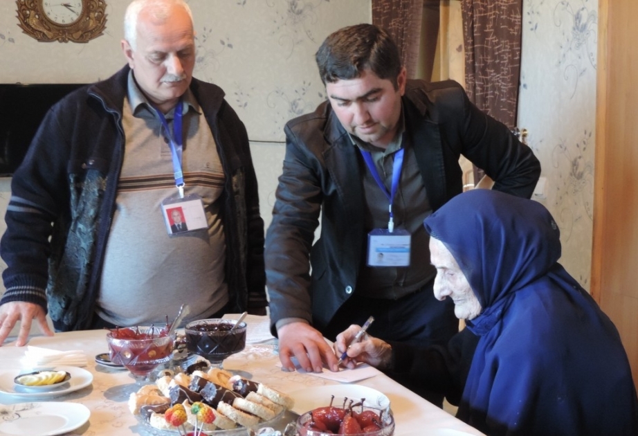91 yaşlı seçici Sona Hacıyeva: Ölkəmizdə keçirilən bütün seçkilərdə iştirak etmişəm