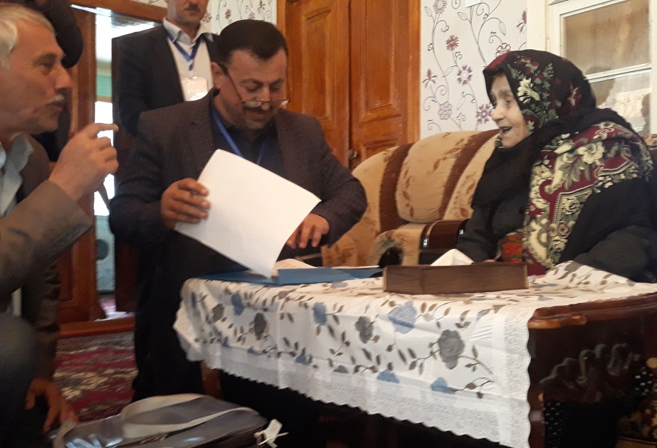 Astaranın və Lerikin ən yaşlı sakinləri səsvermədə iştirak ediblər