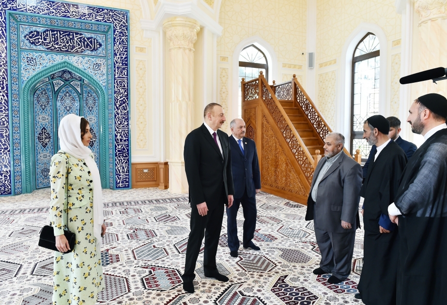 Президент Ильхам Алиев принял участие в открытии нового здания мечети Гаджи Джавада ОБНОВЛЕНО ВИДЕО