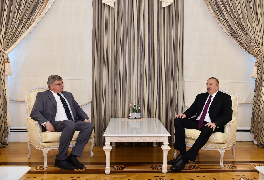 Prezident İlham Əliyev Avropa Mühafizəkarlar və Reformistlər Qrupunun Azərbaycanda seçki müşahidə missiyasının rəhbərini qəbul edib YENİLƏNİB VİDEO