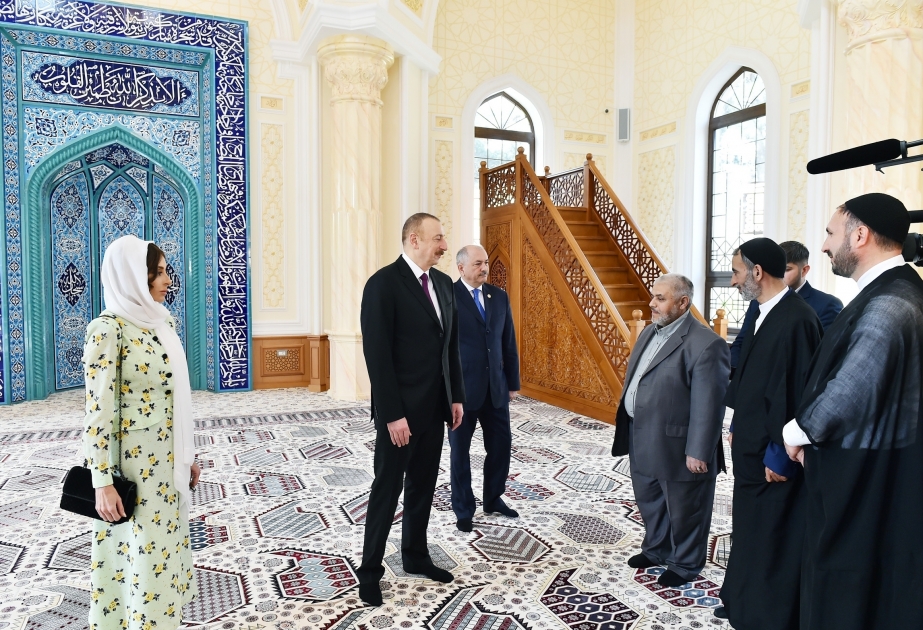 Le président Ilham Aliyev s’est rendu au nouveau bâtiment de la mosquée Hadji Djavad VIDEO