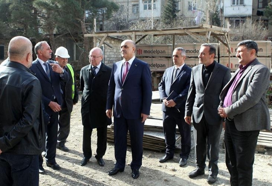 Qarabağ müharibəsi əlilləri və şəhid ailələri üçün inşa etdirilən yaşayış binasının tikintisinə baxış keçirilib