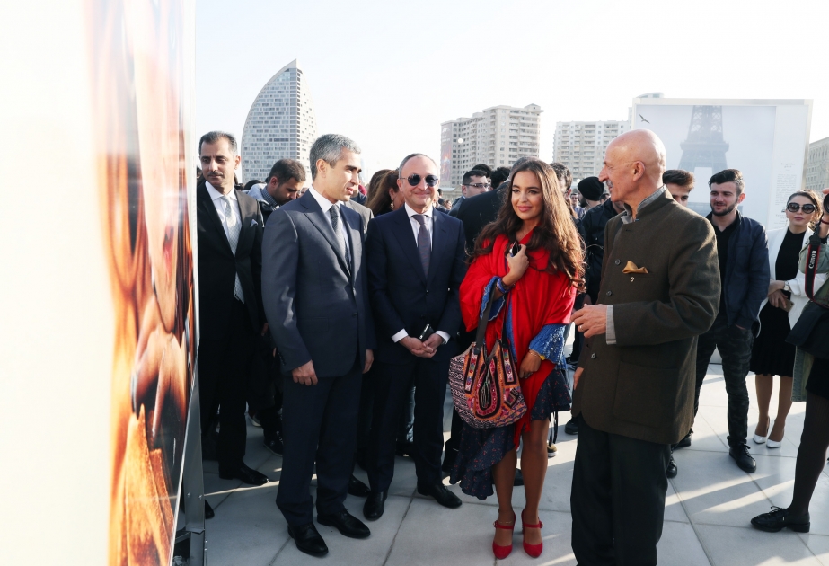 Heydər Əliyev Mərkəzində tanınmış fotoqraf Reza Deqatinin fərdi sərgisi açılıb
