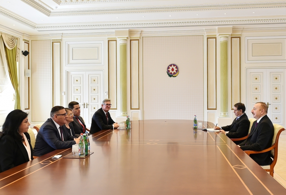 伊利哈姆·阿利耶夫总统接见澳大利亚联邦议会代表团