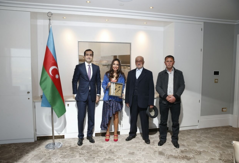 Leyla Əliyeva 76 il əvvəl həlak olmuş azərbaycanlı döyüşçünün xatirəsini yad edib