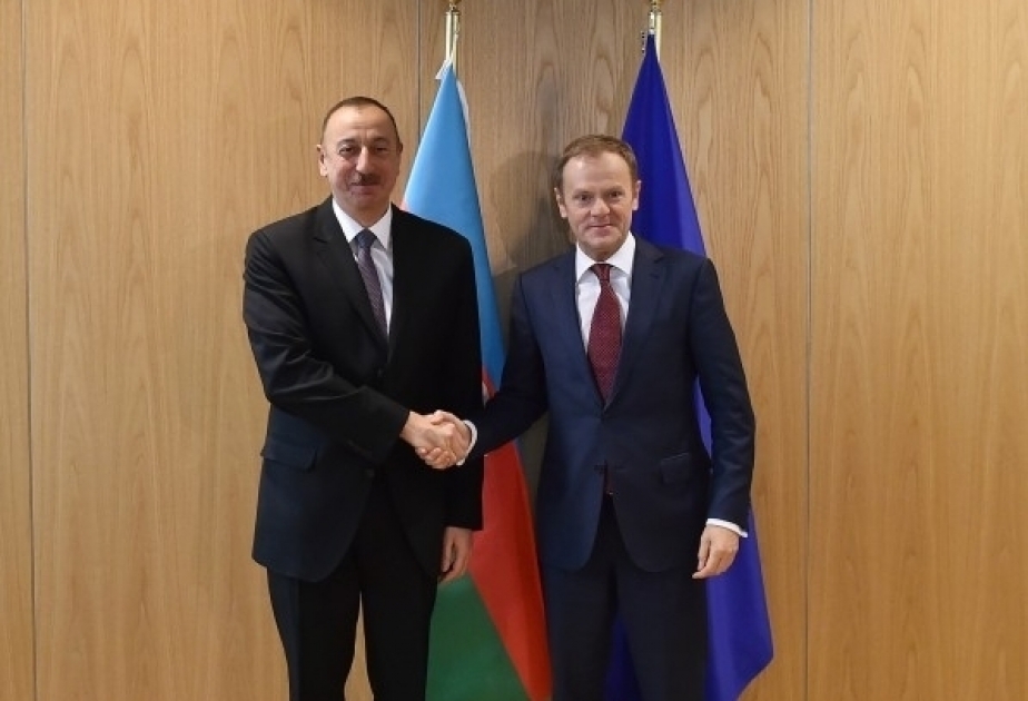 EU-Ratspräsident Donald Tusk gratuliert Präsident Ilham Aliyev