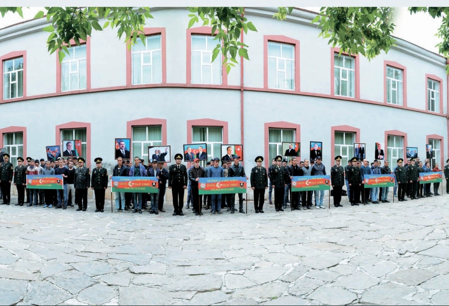 Naxçıvanlı gənclər hərbi xidmətə yollanıblar