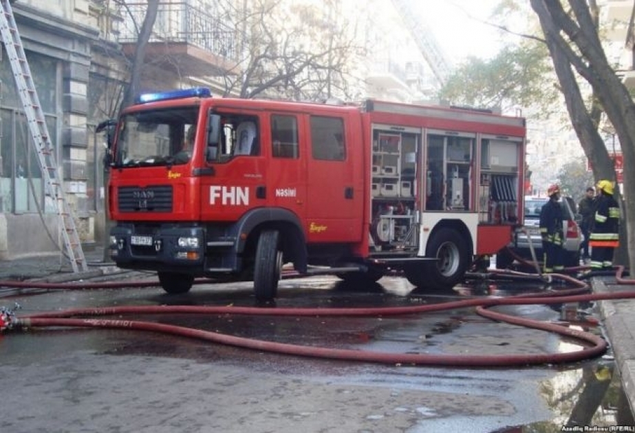 Sumqayıtda yaşayış binasında baş verən yanğınla əlaqədar 15 sakin təxliyə edilib