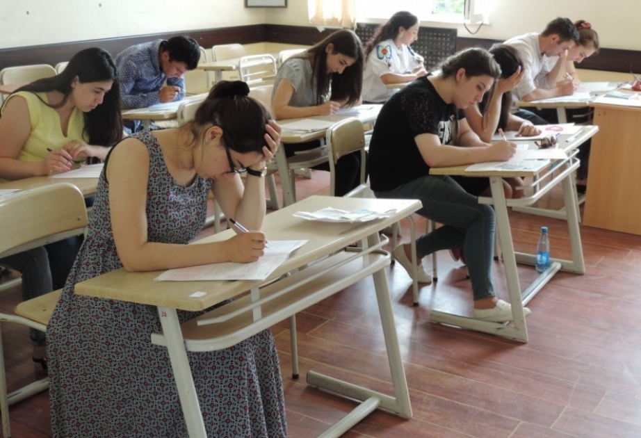 Şimal bölgəsindən olan 438 məzun Xaçmazda yaradılan imtahan mərkəzində biliklərini sınayıb
