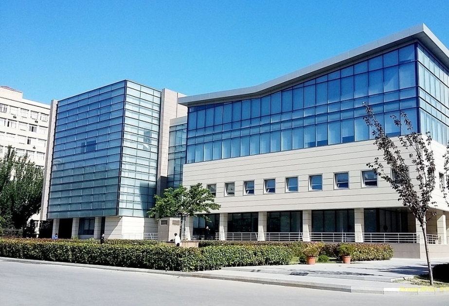 Türk-İslam aləminin ilk azərbaycanlı qadın deputatı kim olub?
