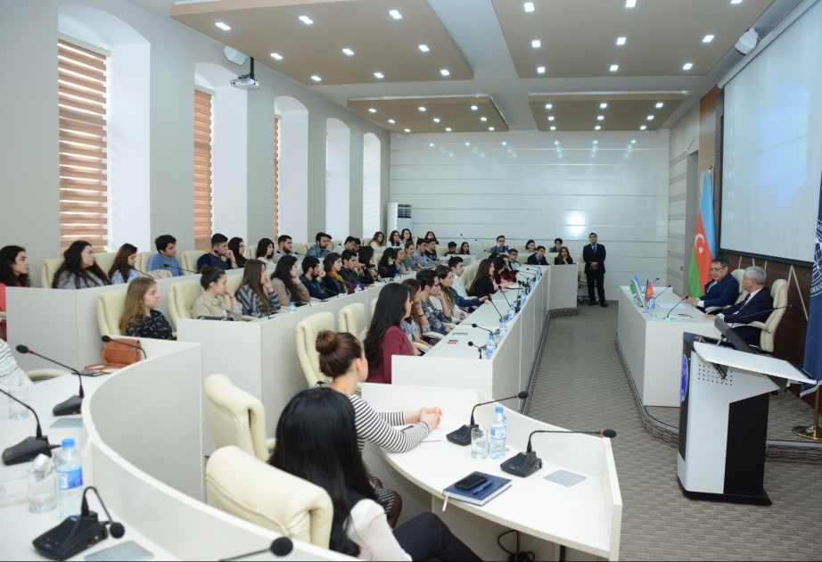 Qırğızıstanlı diplomat UNEC-in tələbələrinin intellektual səviyyəsini yüksək qiymətləndirib