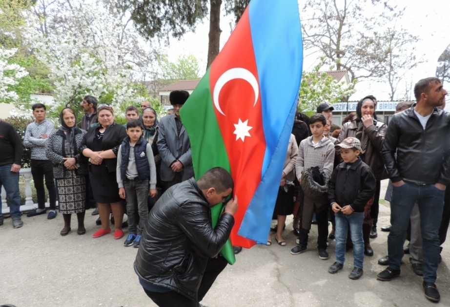 Xaçmazlı gənclər hərbi xidmətə təntənəli şəkildə yola salınıblar VİDEO