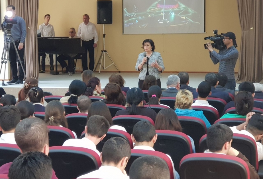 YAP Nəsimi rayon təşkilatının fəalları 5 nömrəli respublika xüsusi internat məktəbini ziyarət ediblər
