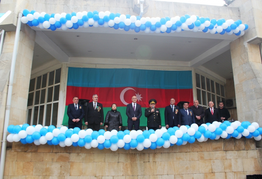 Paytaxtın Nizami rayonunda gənclər hərbi xidmətə yola salınıblar