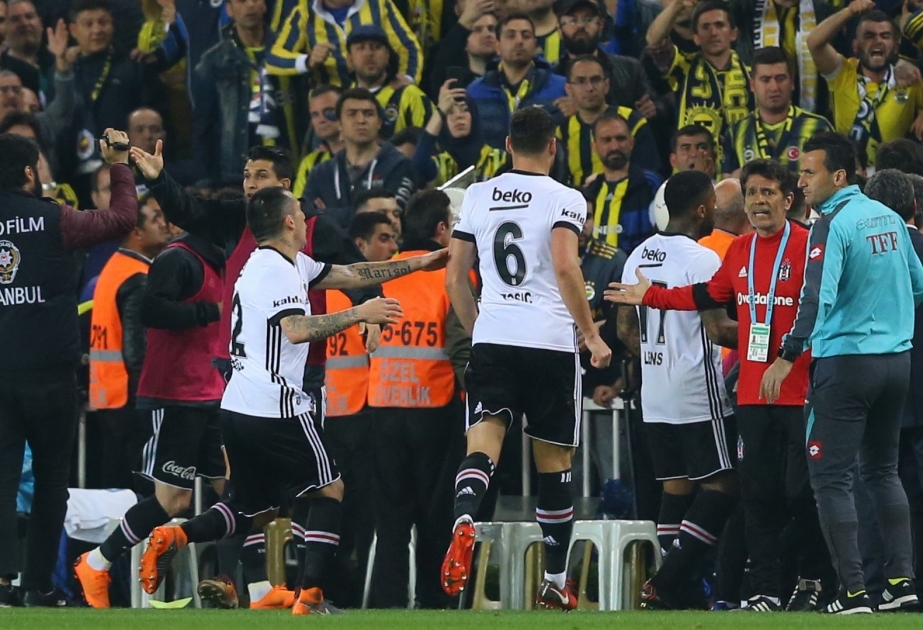 Türkiyə Kubokunda “Fənərbağça”-“Beşiktaş” oyunu yarımçıq dayandırılıb VİDEO