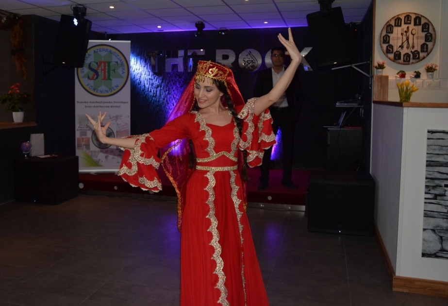 Azərbaycan və türk diasporları Türkiyənın milli suverenlik və uşaq bayramını Stokholmda birgə qeyd ediblər
