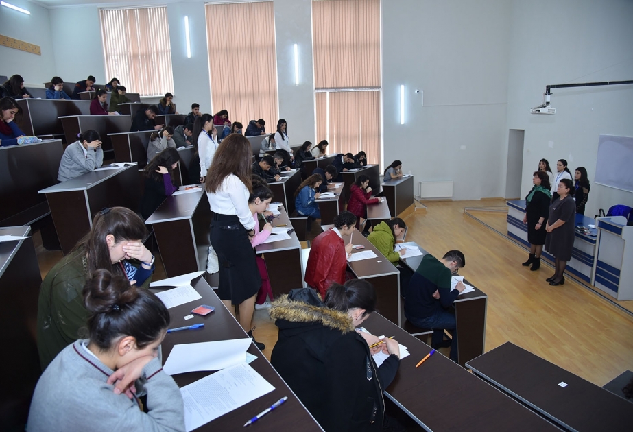 Sumqayıt şəhər məktəbliləri “Xarici dil – karyeraya aparan yol” olimpiadasında biliklərini sınayırlar