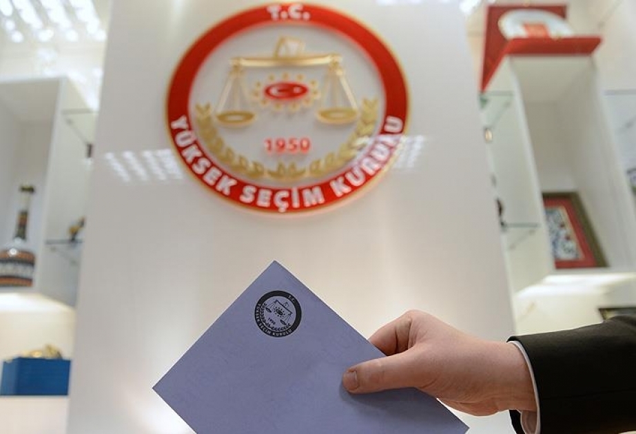 Türkiyədə keçiriləcək növbədənkənar seçkilərdə on partiya mübarizə aparacaq