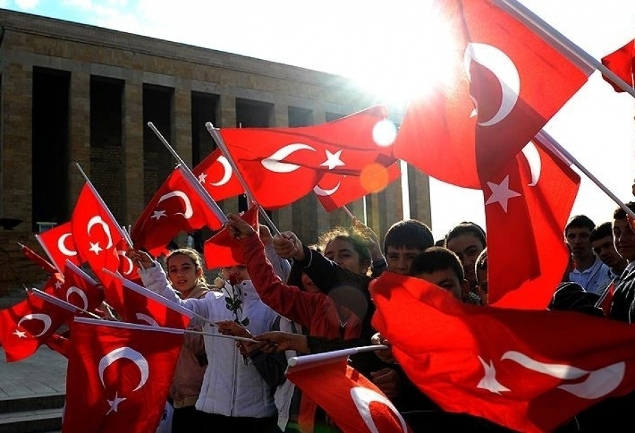 Türkiyənin Milli Suverenlik və Uşaqlar Günü qeyd olunur