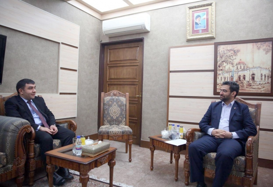بحث آفاق التعاون في الاتصالات وتكنولوجيا المعلومات بين أذربيجان وإيران