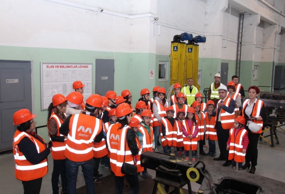 Uşaqların Bakı metrosuna ekskursiyası təşkil edilib