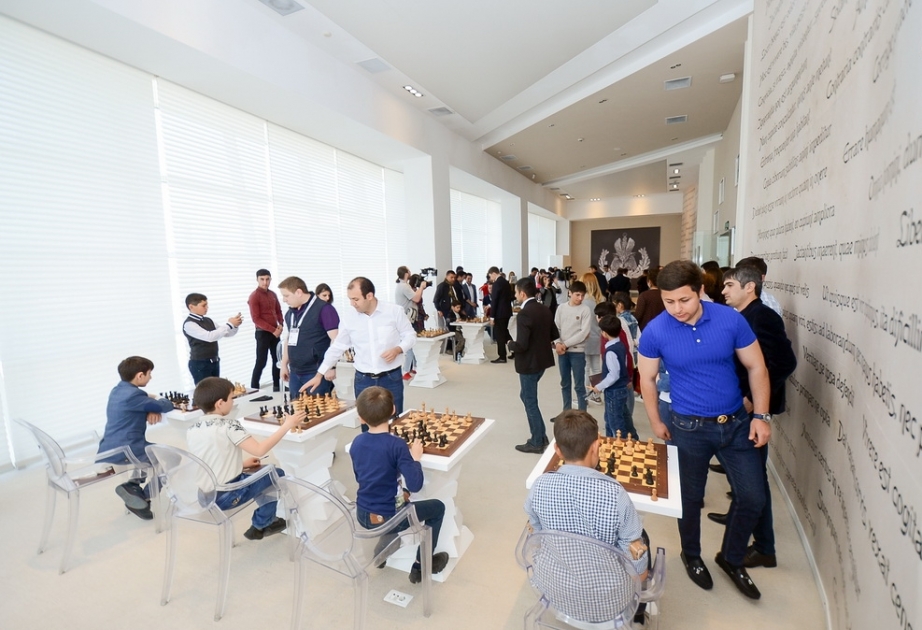 “Shamkir Chess-2018”: Şahmatçılar yeniyetmələr üçün seans keçiriblər