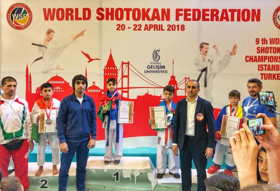 Karateçilərimiz İstanbulda üç qızıl medal qazanıblar