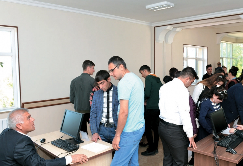 Naxçıvan şəhərində keçirilən əmək yarmarkasında işaxtaranlara 530 boş iş yeri təklif olunub