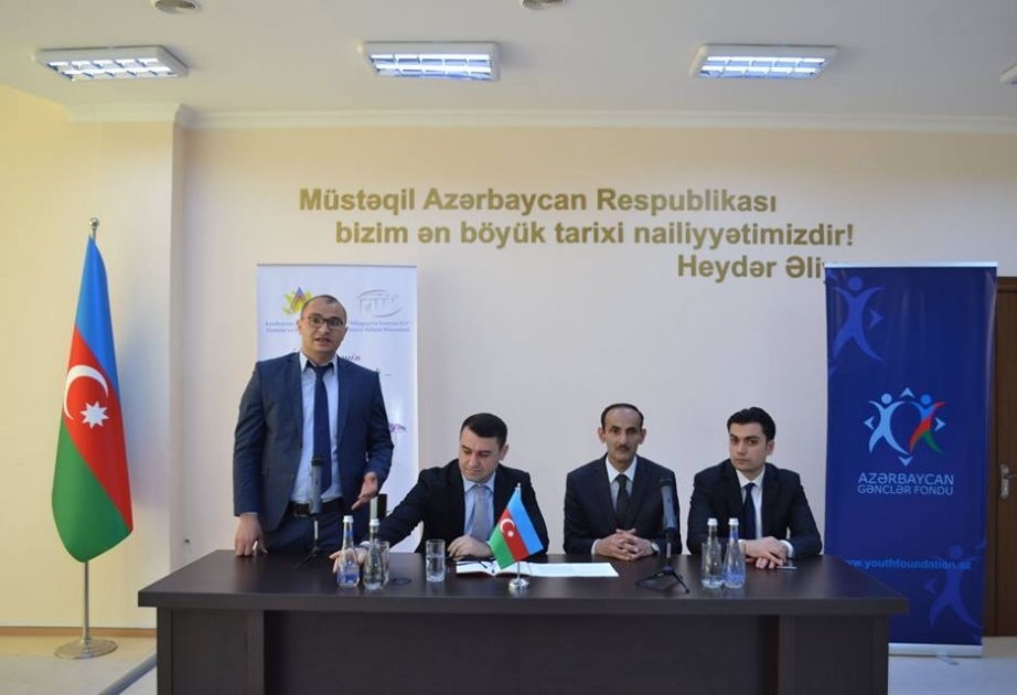Gənclər Fondunun icraçı direktoru Mingəçevirin fəal gəncləri ilə görüşüb