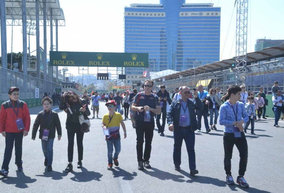 Formula-1 Azərbaycan Qran-Prisi öncəsi pit-yolu gəzintisi təşkil olunub