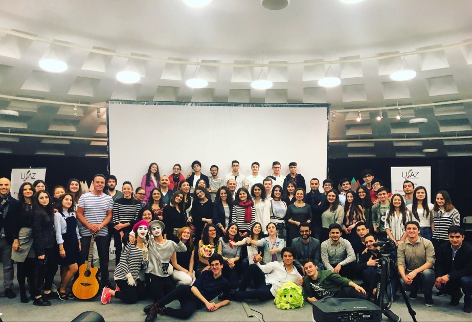 “Bakcell” Frankofoniya gününə həsr edilmiş konsertə dəstək göstərib