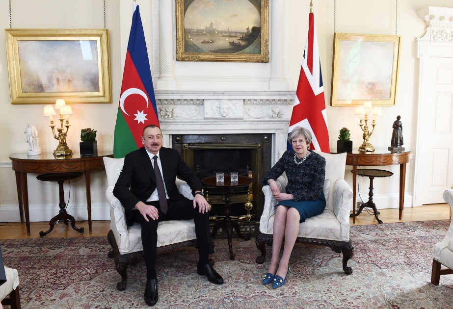 Entretien du président azerbaïdjanais Ilham Aliyev avec la Première ministre britannique Theresa May  Mis à jour